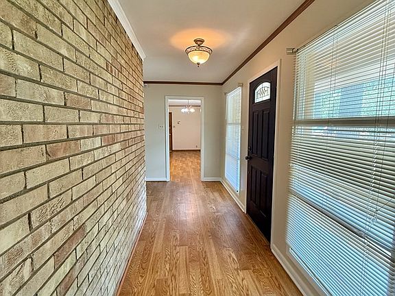 4th image of 125 Beechwood St