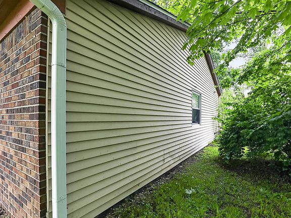 5th image of 3245 Eastbrooke Cir
