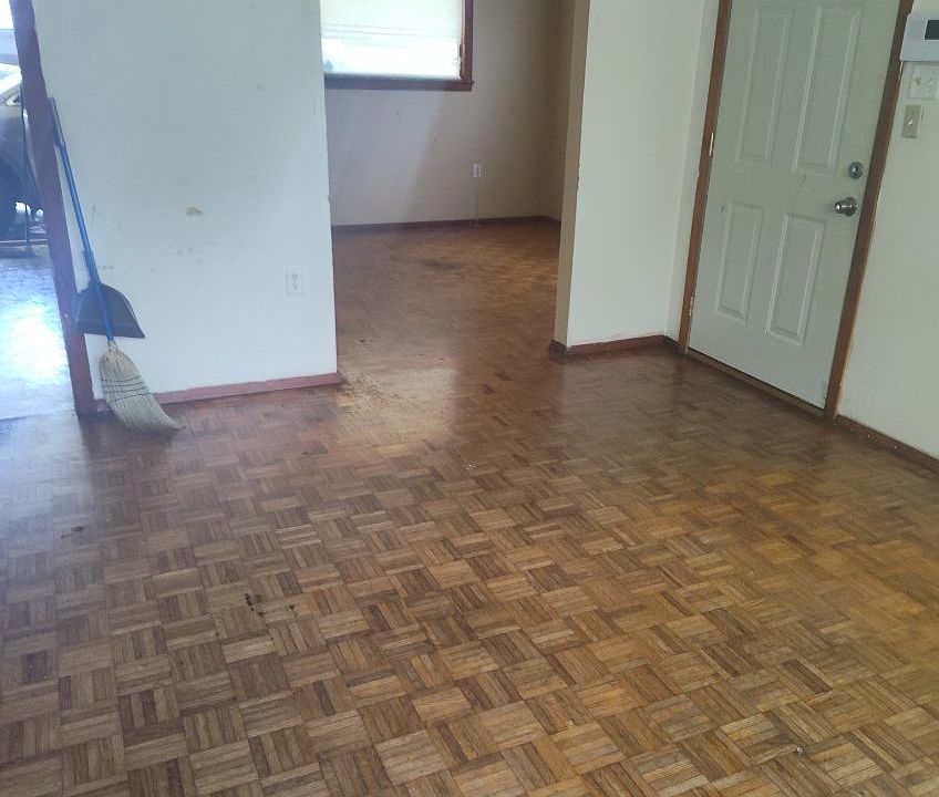 1st image of 6 Silverleaf Ave