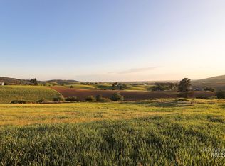 2 Raptor Ln, Viola, ID 83872