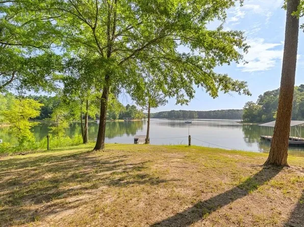 271 Pine Ln, Boydton, VA 23917