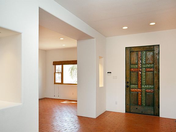 4th image of 2527 Griegos Pl NW