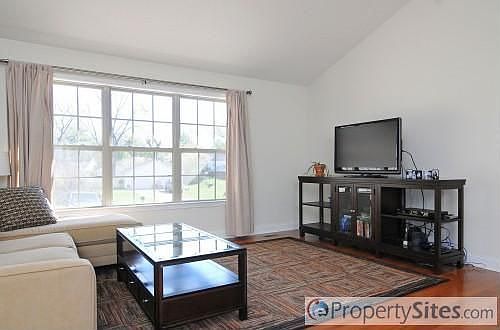 2nd image of 217 Pinecrest Cir