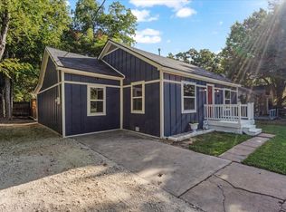 519 E 9th St, Bonham, TX 75418
