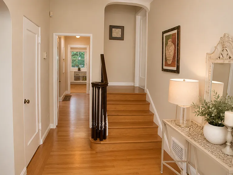 1014 Clarendon Cres — Photo 18
