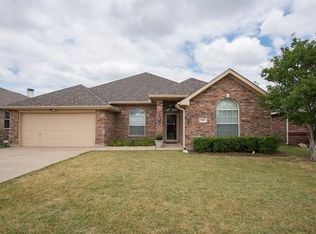 929 Mesa Vista Dr, Crowley, TX 76036