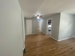 214 Brookes Ave APT 2, Gaithersburg, MD 20877