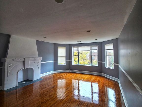 2nd image of 8207 S Ingleside Ave #8209-3