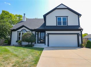 1317 SE Dalton Ct, Lees Summit, MO 64081