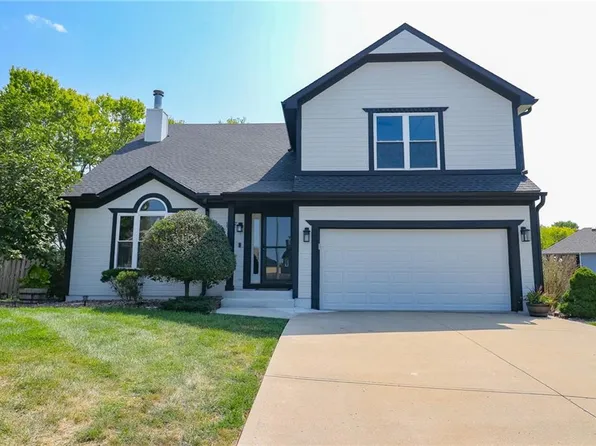 1317 SE Dalton Ct, Lees Summit, MO 64081