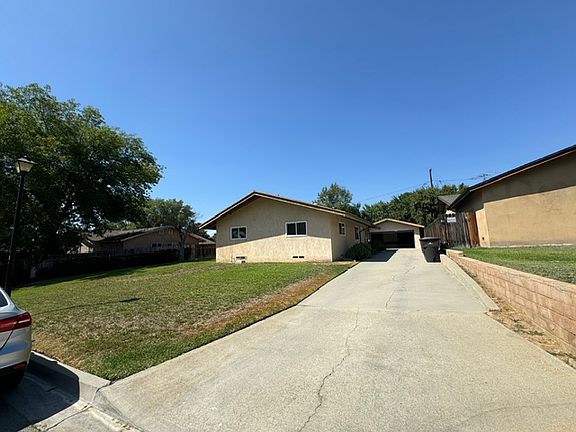 2nd image of 211 Green Oaks Dr