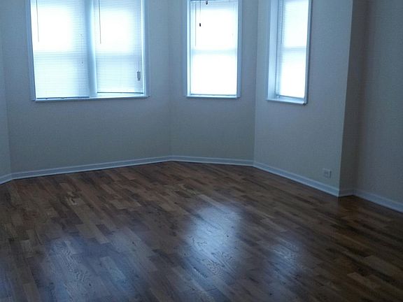 4th image of 1934 N Fairfield Ave #G
