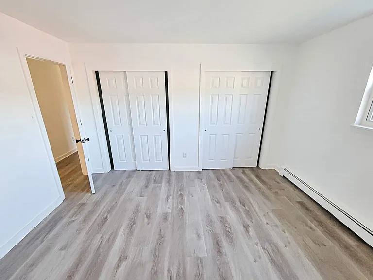 Tudor Gardens Apartments — Photo 18