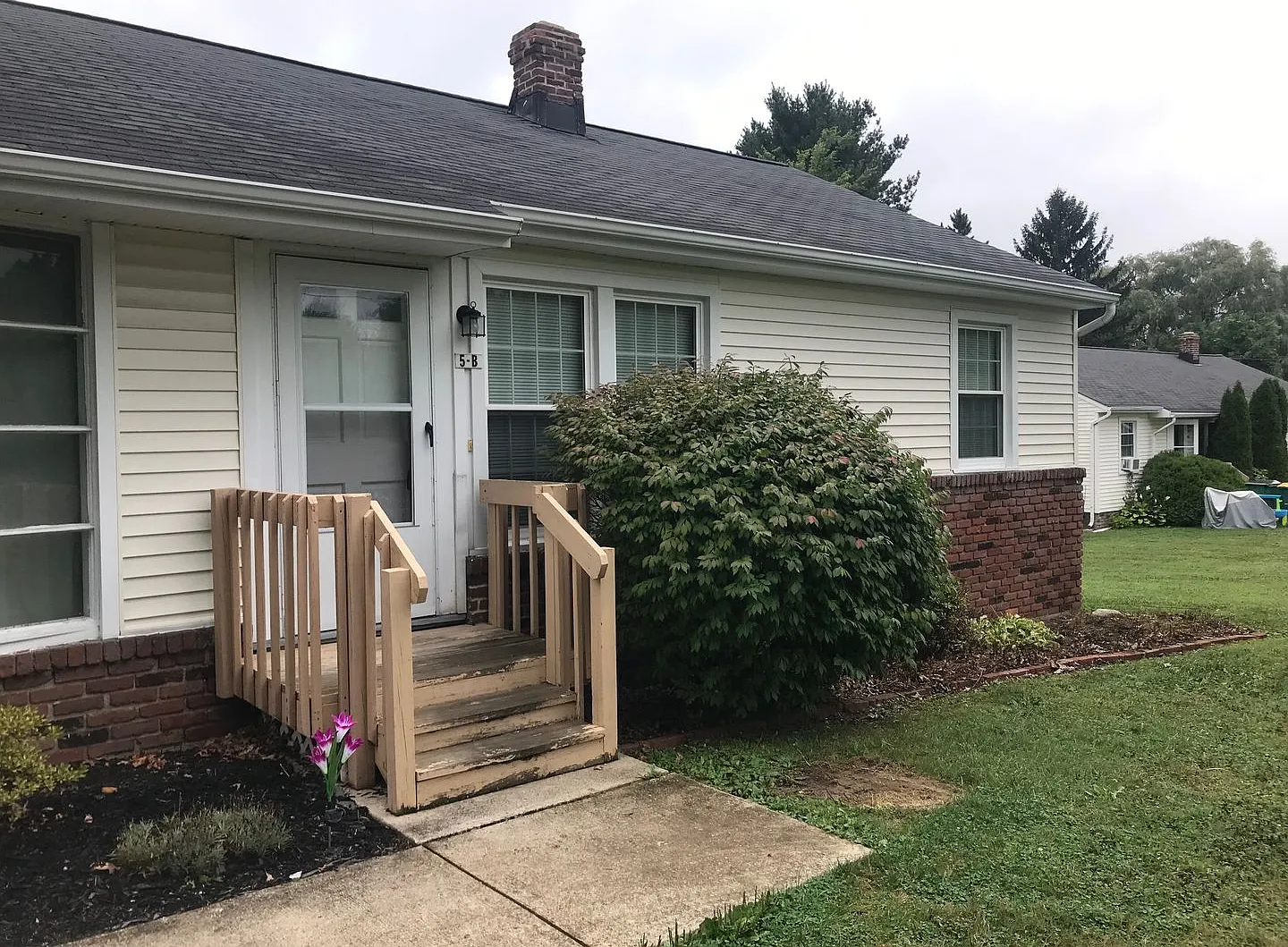 2 Bed / 1 Bath Condo - For Rent — Photo 2