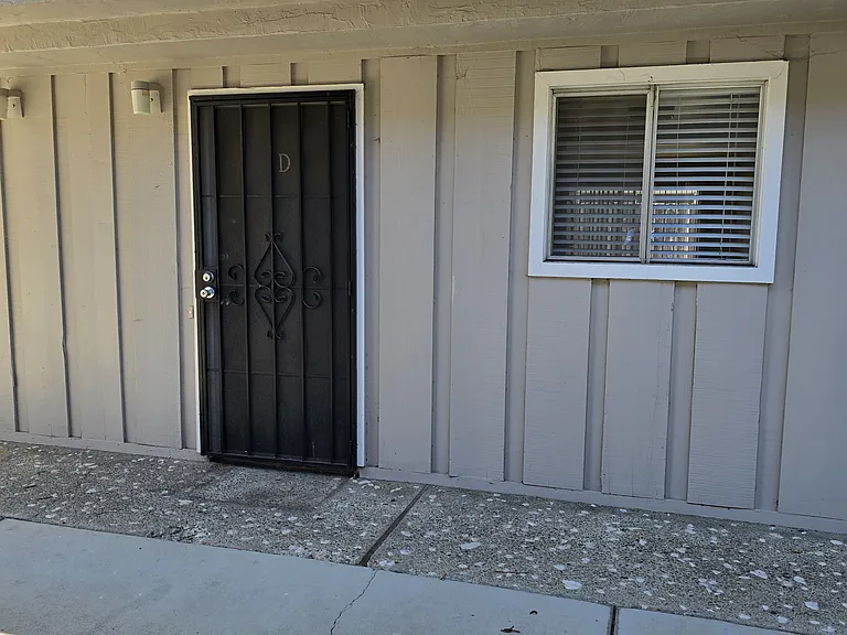 1421 Benton St #D — Photo 14