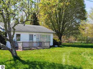 311 11th St, Frankfort, MI 49635