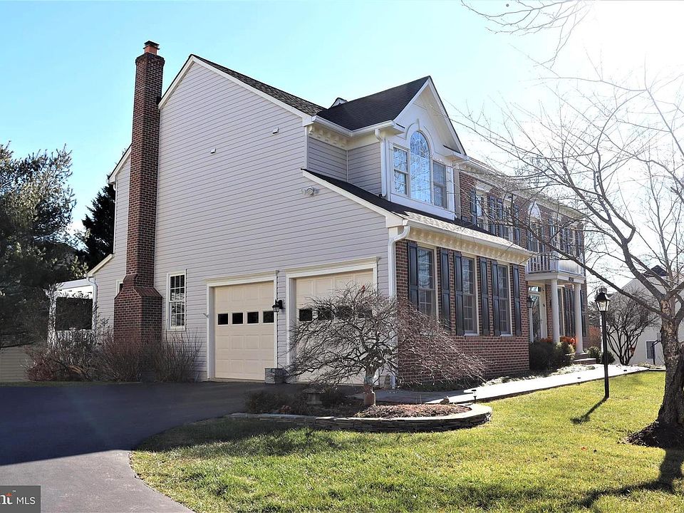 2nd image of 18301 Bluebell Ln