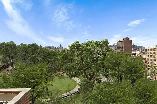 Sold by Compass | media 2