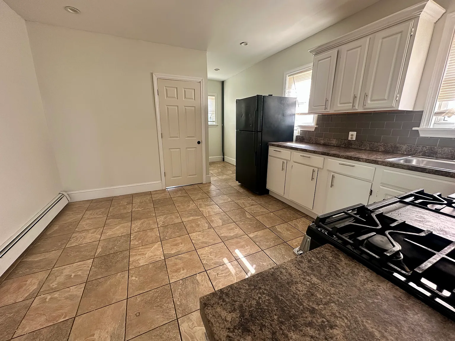1 bed, 837 sqft, $1,650 — Photo 3