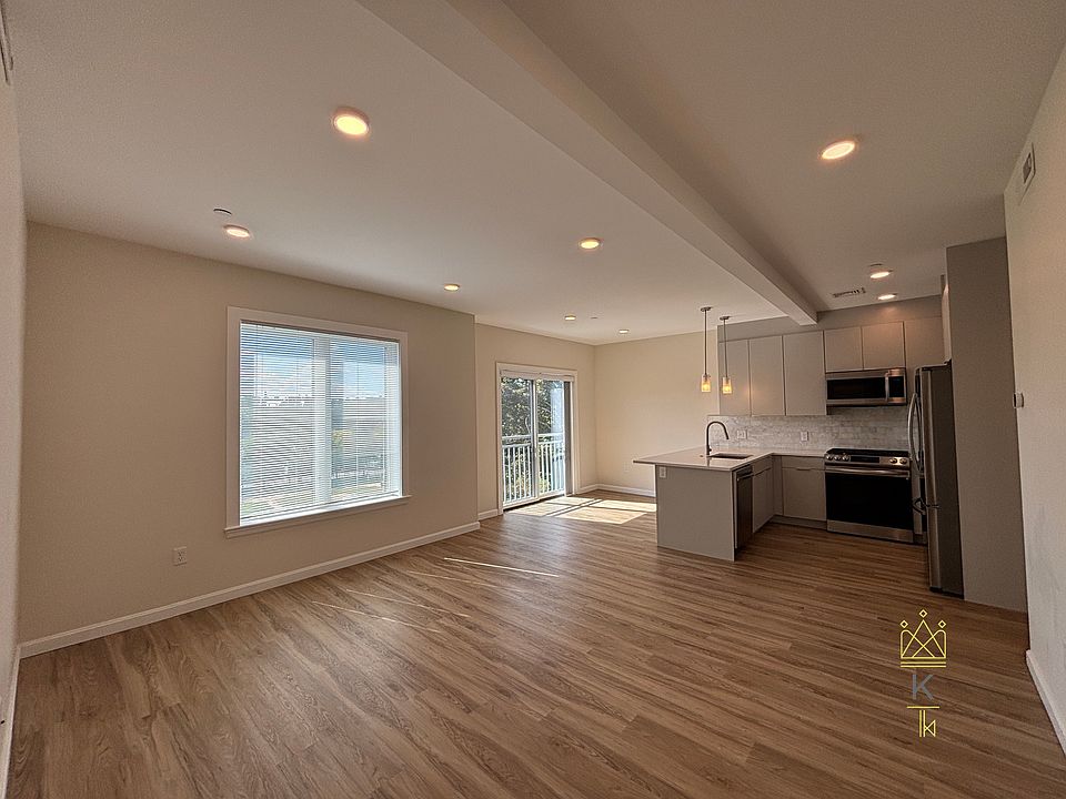 1st image of 458 Washington St #307