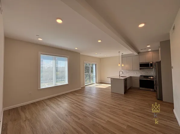 458 Washington St, Brighton, MA