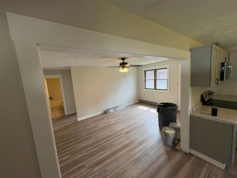 2202 Illinois Ave — Photo 3