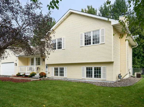 520 Heights Rd NW, Saint Michael, MN 55376