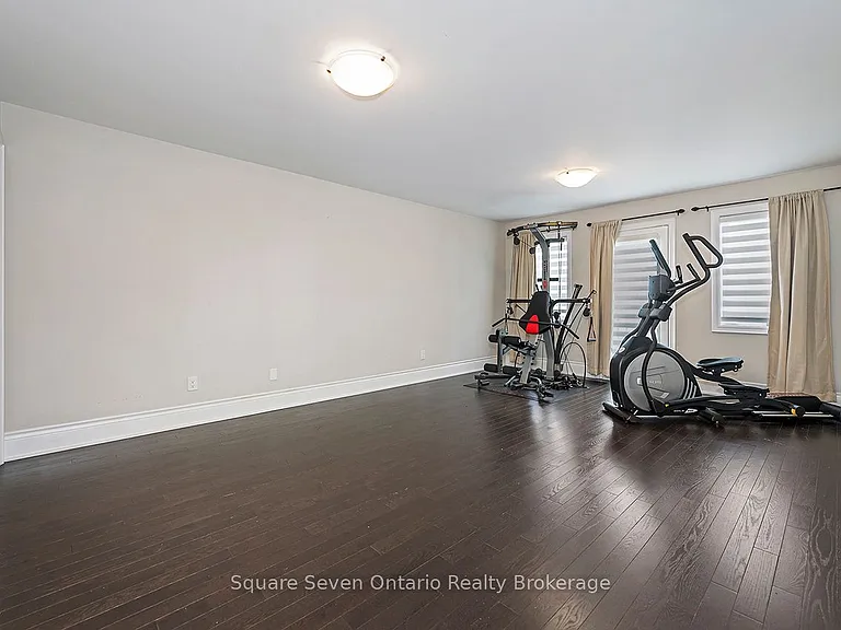 2147 Vineland Cres — Photo 38