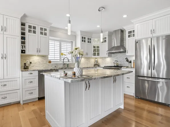 16457 10a Ave, Surrey, BC V4A 8R2