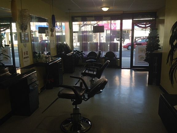 5th image of 10510 Metropolitan Ave
