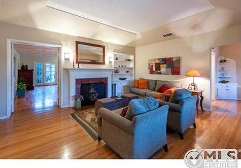 4th image of 4275 Camellia Ave