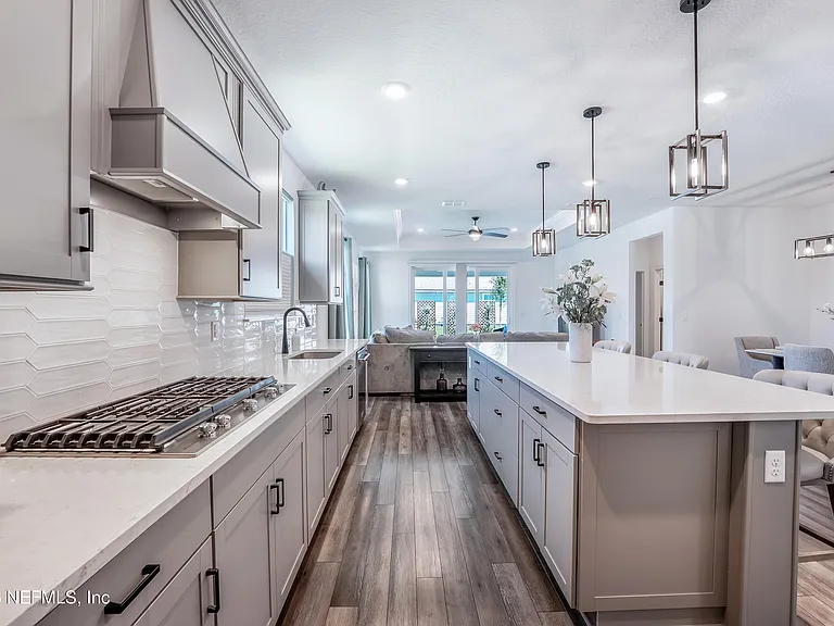 212 Ethereal Sq — Photo 9