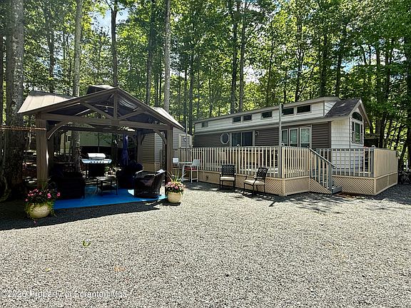 3rd image of 23 Woodland Dr