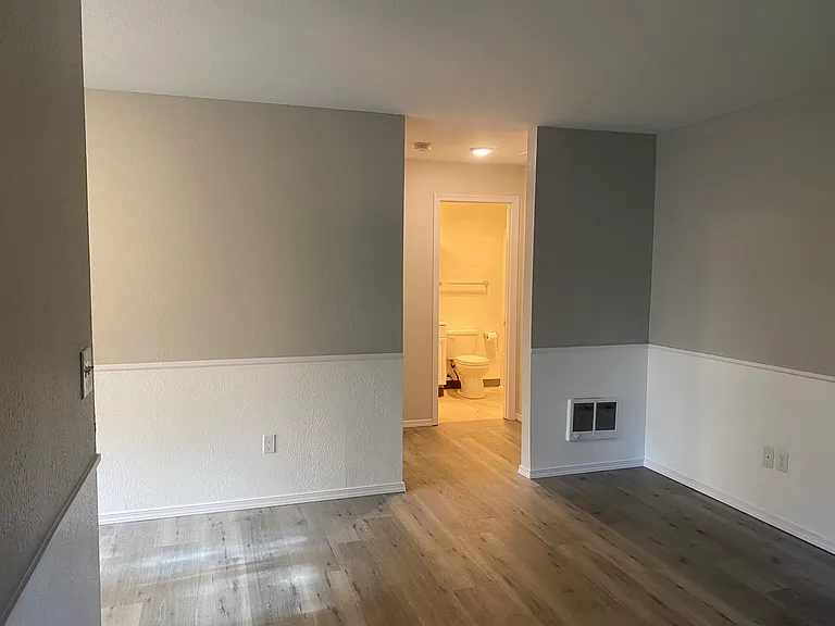 2536 42nd Ave SE #10 — Photo 6