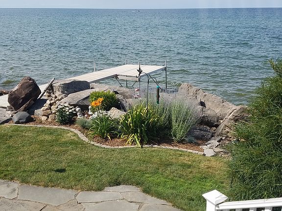 3rd image of 398 Lake Shore Dr