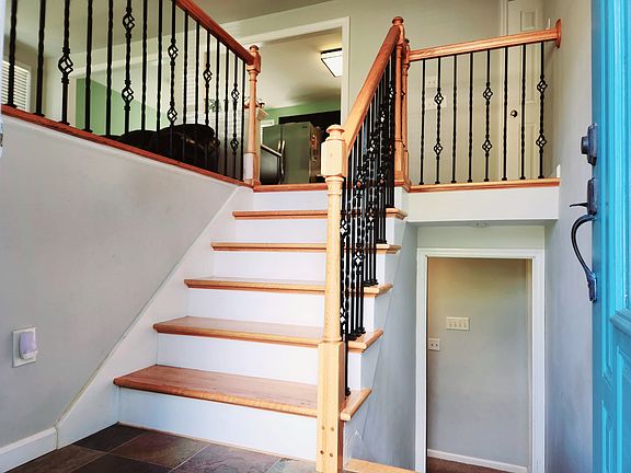 4th image of 103 Jackson Ct