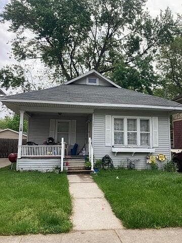 1st image of 136 McKinley Ave N