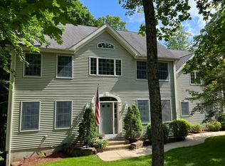 19 Juniper Rd, Worcester, MA 01602