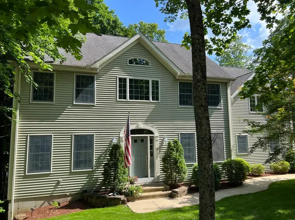 19 Juniper Rd, Worcester, MA 01602