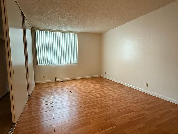 3rd image of 2007 Halford Ave APT 2