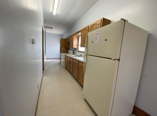 200 W 1st St #4S, Sumner, IA 50674