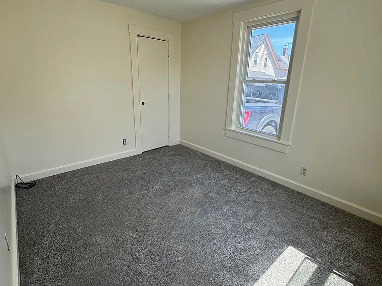 86 Agawam St — Photo 2