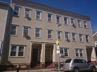 135 W 8th St #3, South Boston, MA 02127