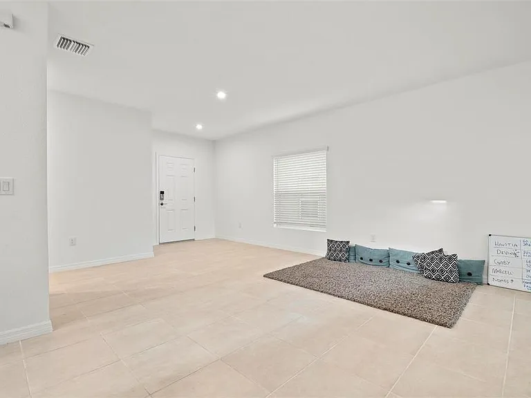 6305 Springmont Loop — Photo 13