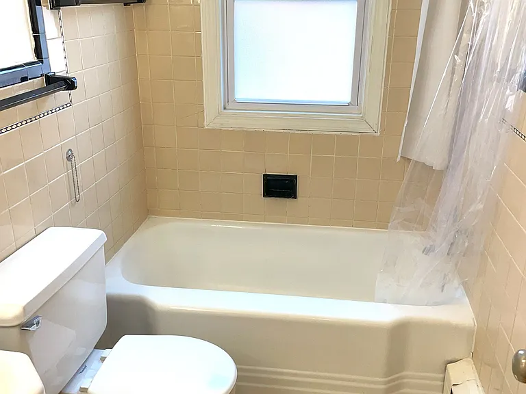 Randolph Apartments — Photo 8