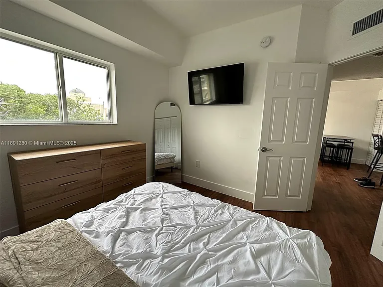 1638 SW 3rd St #303 — Photo 12