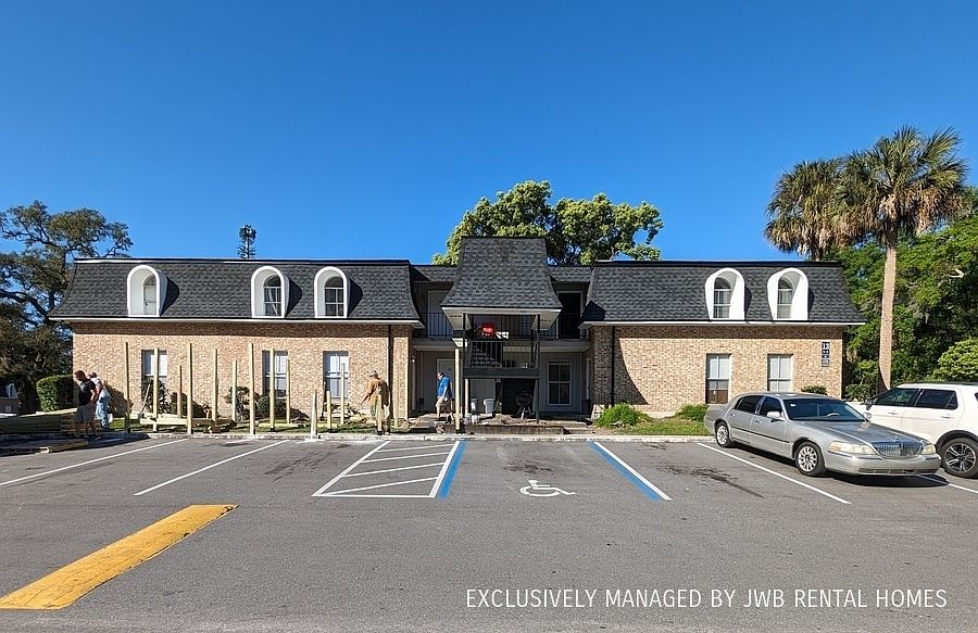 1st image of 7201 Arlington Expy APT 85