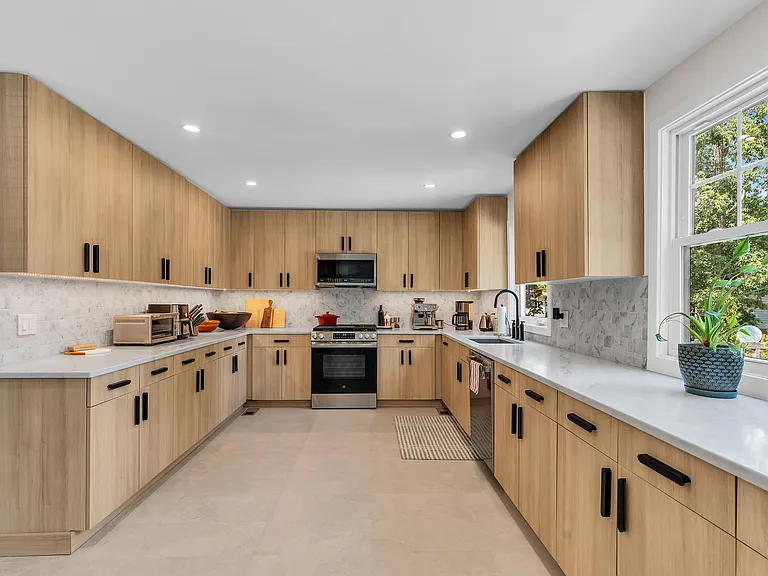 902 Central Ave — Photo 11