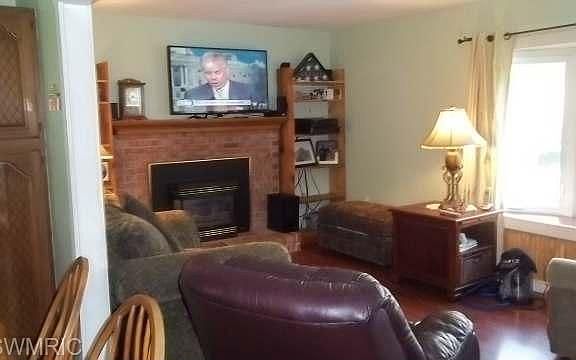 5th image of 309 Ross Dr