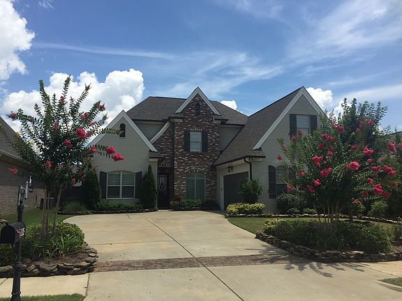 2nd image of 335 Windsor Dr N